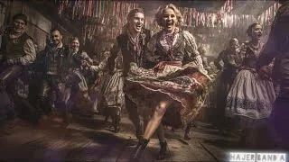 Kadr z teledysku: Hajer Band'a – Rapadroma (Inspired by: Łydka Grubasa – Rapapara)